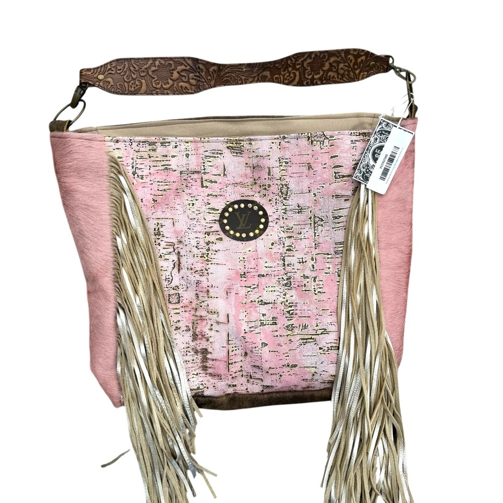 ๐ Keep it Gypsy Shoulder Bag Gold Pink Fringe - Picture 3 of 16